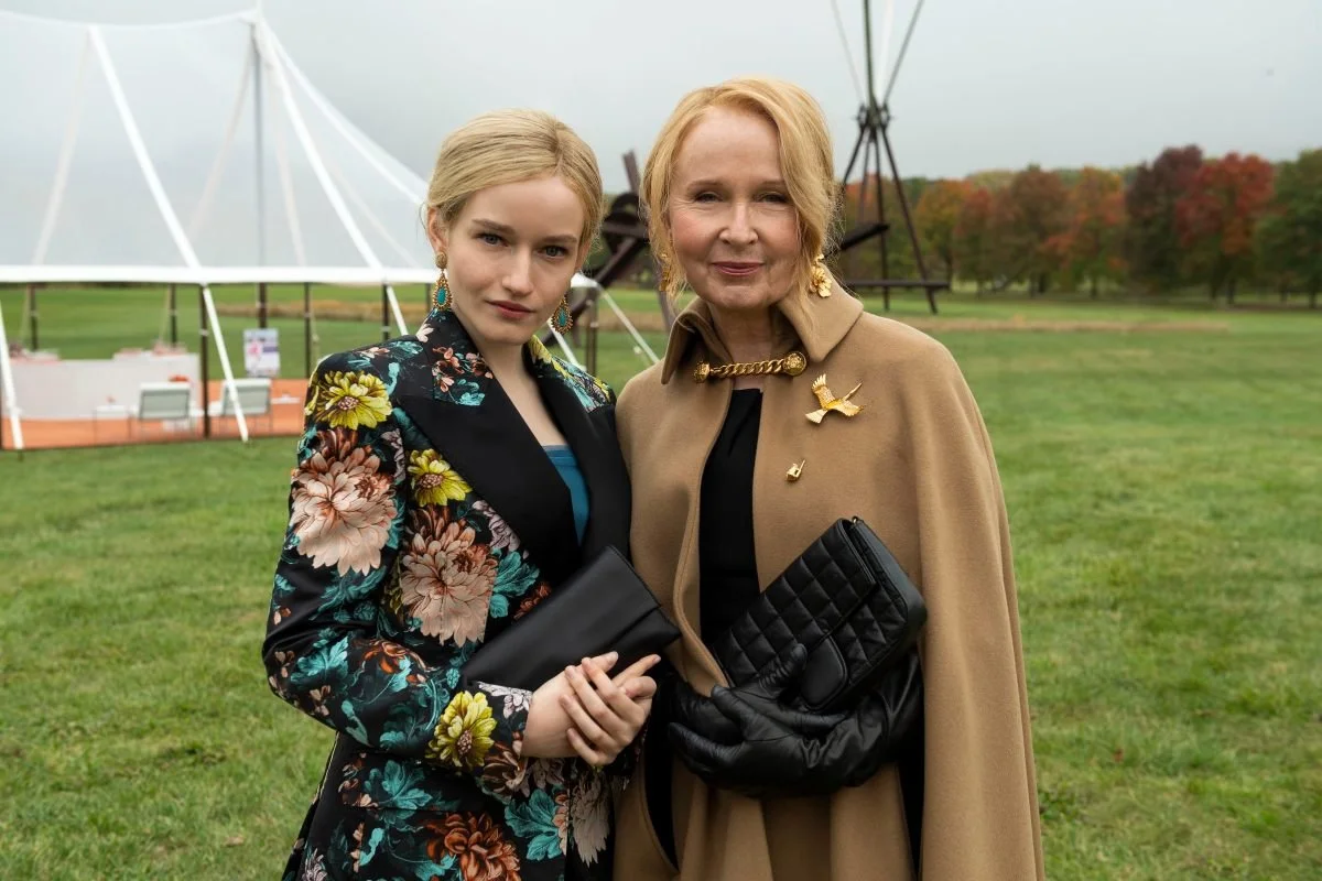 true crime, Anna Sorokin, con artist, fraudster, ‘Fake It Till You Make It’, fake german heiress, based on a true story, Anna Delvey, heiress, Netflix, Inventing Anna, Julia Garner, 