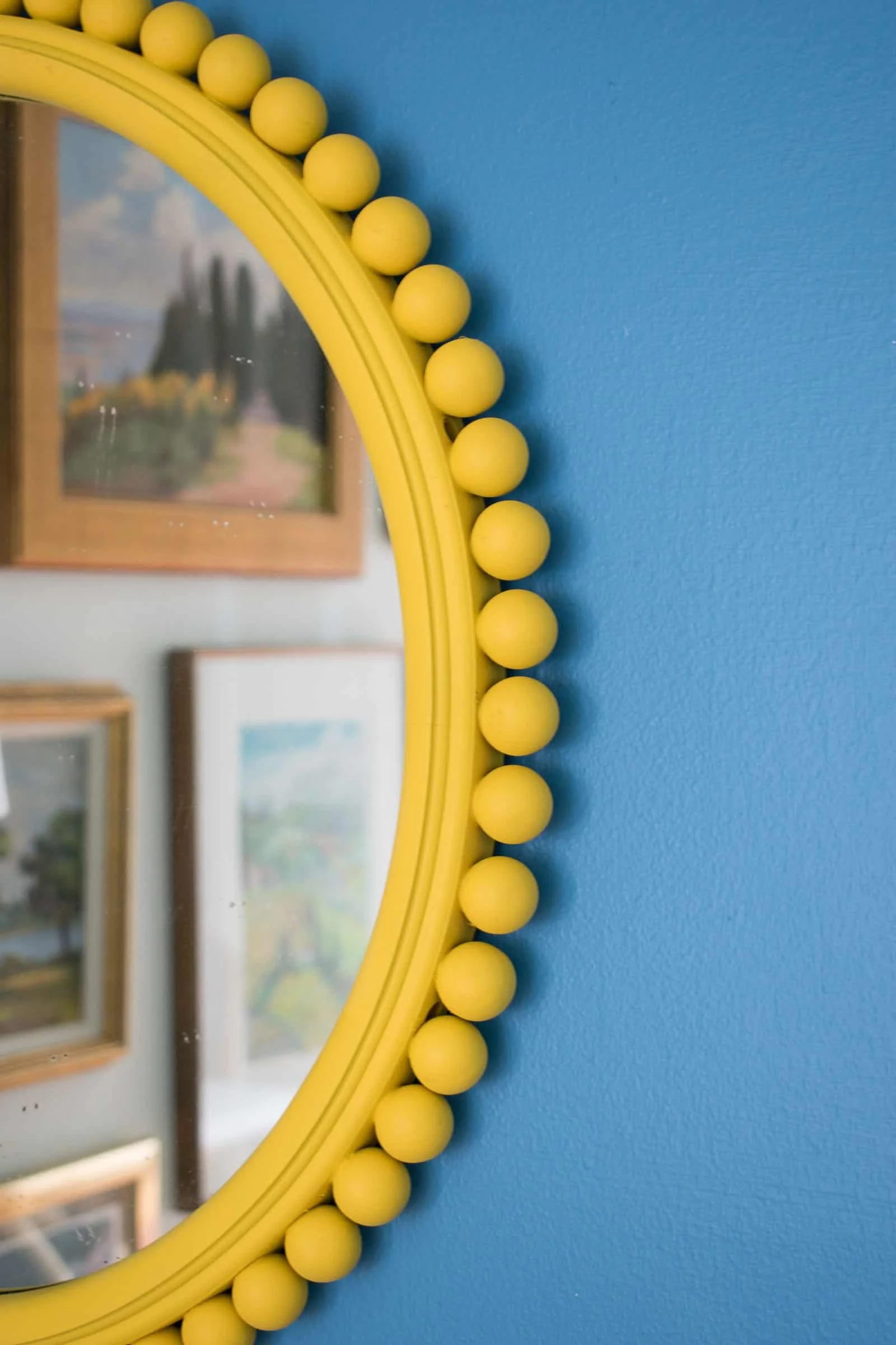    yellow interiors, yellow interior inspiration, yellow outfit inspiration, yellow pieces to bring sunshine to your life, yellow colour guide, yellow art to brighten your walls, yellow in the bedroom, interior accents in yellow, yellow colour guide,