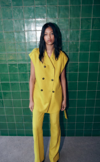    yellow interiors, yellow interior inspiration, yellow outfit inspiration, yellow pieces to bring sunshine to your life, yellow colour guide, yellow art to brighten your walls, yellow in the bedroom, interior accents in yellow, yellow colour guide,