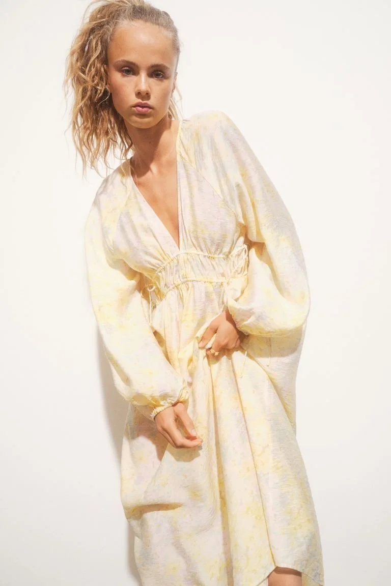    yellow interiors, yellow interior inspiration, yellow outfit inspiration, yellow pieces to bring sunshine to your life, yellow colour guide, yellow art to brighten your walls, yellow in the bedroom, interior accents in yellow, yellow colour guide,