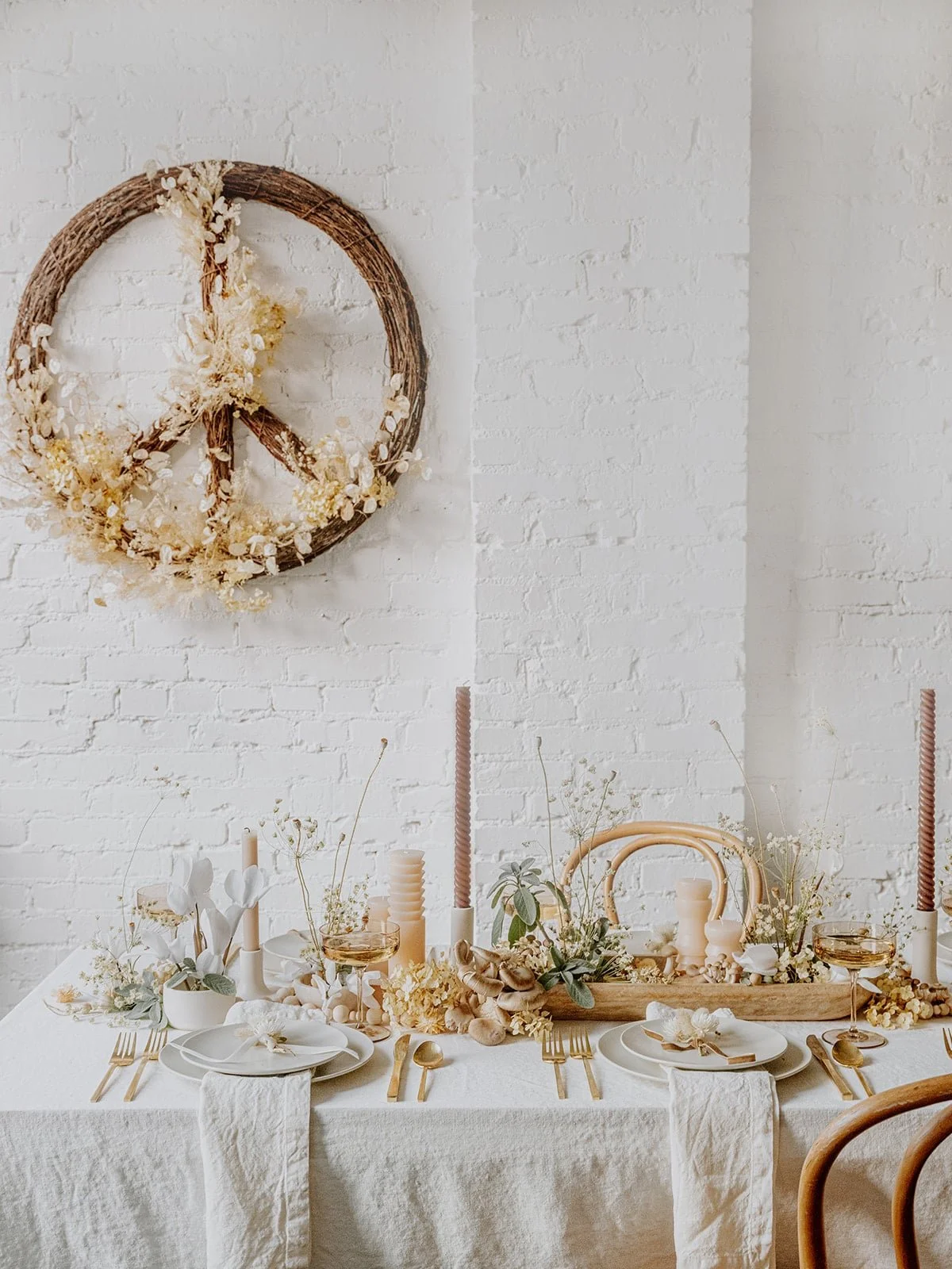    table styling, gold cutlery, gold and pink, champagne coupe, gold crown, table gifts, dinner party ideas, place names, place cards, place mats, placemats, patterned tablecloth, tablecloth, table cloth, plates, colourful plates, patterned plate, ch