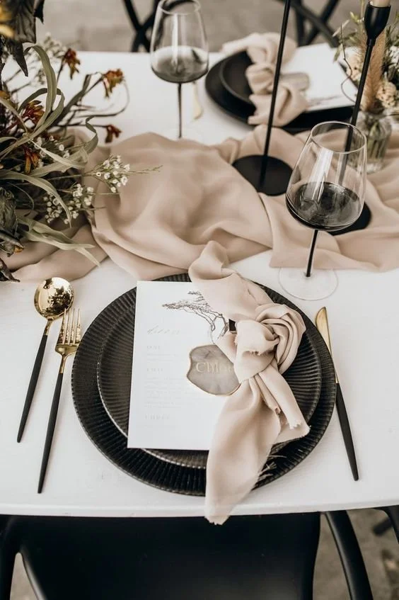    table styling, gold cutlery, gold and pink, champagne coupe, gold crown, table gifts, dinner party ideas, place names, place cards, place mats, placemats, patterned tablecloth, tablecloth, table cloth, plates, colourful plates, patterned plate, ch