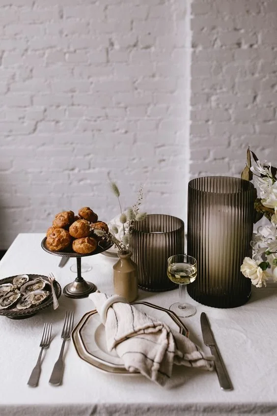    table styling, gold cutlery, gold and pink, champagne coupe, gold crown, table gifts, dinner party ideas, place names, place cards, place mats, placemats, patterned tablecloth, tablecloth, table cloth, plates, colourful plates, patterned plate, ch