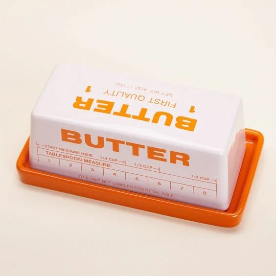  Orange jacket, jacket, fashion, fashionista, colour trend, bold colours, balloons, backdrop, party, design, graphic design , orange, bright colours, colour guide, invite, stationary, leopard, hat, colourful home accessories, accessories, oranges, va