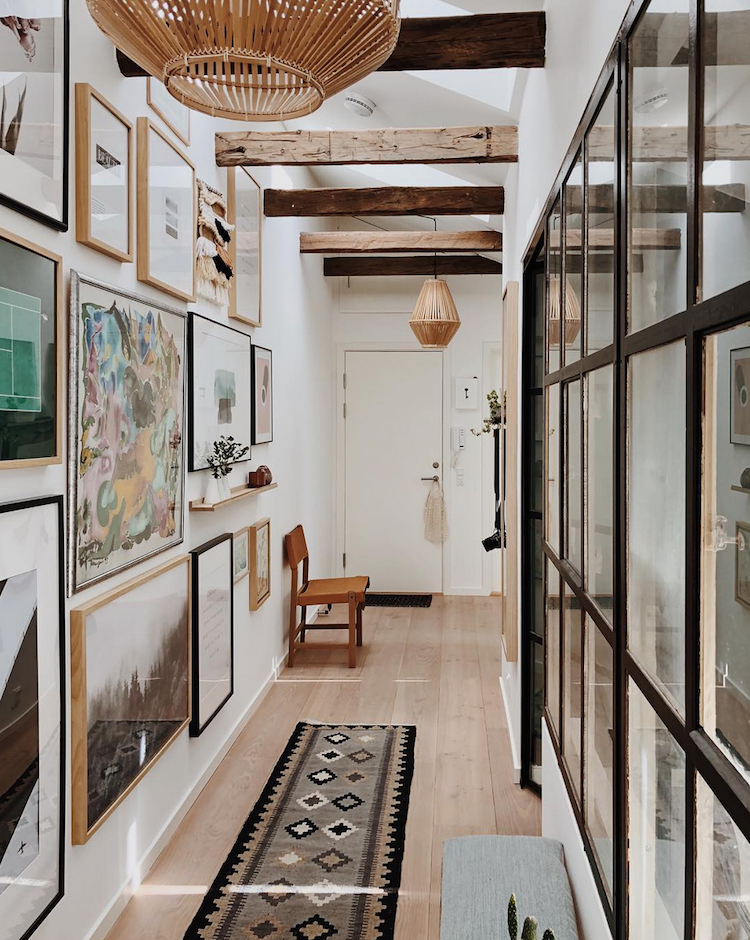  How To Style Your Entryway, Accessories For A Stylish Entryway, Stylish Lobby Design, Bright And Colourful Entryway Inspiration, Vintage Entryway Inspiration, Traditional Entryway Inspiration, Update Your Entryway With Stylish Wallpaper, Midcentury 