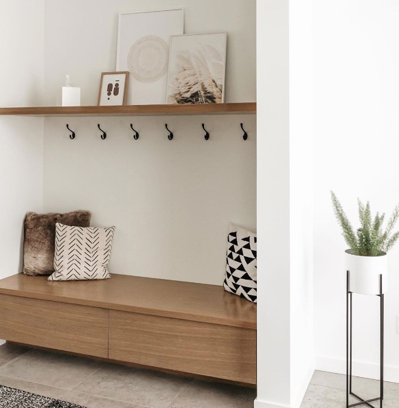 How To Style Your Entryway, Accessories For A Stylish Entryway, Stylish Lobby Design, Bright And Colourful Entryway Inspiration, Vintage Entryway Inspiration, Traditional Entryway Inspiration, Update Your Entryway With Stylish Wallpaper, Midcentury 