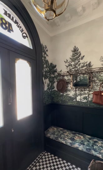  How To Style Your Entryway, Accessories For A Stylish Entryway, Stylish Lobby Design, Bright And Colourful Entryway Inspiration, Vintage Entryway Inspiration, Traditional Entryway Inspiration, Update Your Entryway With Stylish Wallpaper, Midcentury 