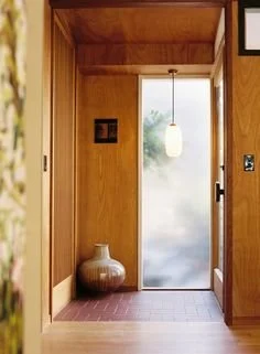  How To Style Your Entryway, Accessories For A Stylish Entryway, Stylish Lobby Design, Bright And Colourful Entryway Inspiration, Vintage Entryway Inspiration, Traditional Entryway Inspiration, Update Your Entryway With Stylish Wallpaper, Midcentury 