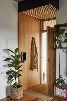  How To Style Your Entryway, Accessories For A Stylish Entryway, Stylish Lobby Design, Bright And Colourful Entryway Inspiration, Vintage Entryway Inspiration, Traditional Entryway Inspiration, Update Your Entryway With Stylish Wallpaper, Midcentury 
