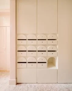  How To Style Your Entryway, Accessories For A Stylish Entryway, Stylish Lobby Design, Bright And Colourful Entryway Inspiration, Vintage Entryway Inspiration, Traditional Entryway Inspiration, Update Your Entryway With Stylish Wallpaper, Midcentury 