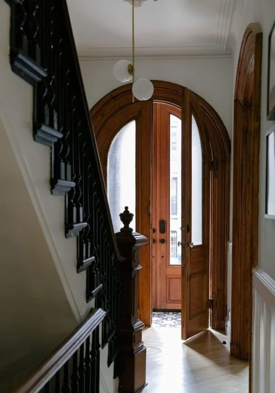  How To Style Your Entryway, Accessories For A Stylish Entryway, Stylish Lobby Design, Bright And Colourful Entryway Inspiration, Vintage Entryway Inspiration, Traditional Entryway Inspiration, Update Your Entryway With Stylish Wallpaper, Midcentury 