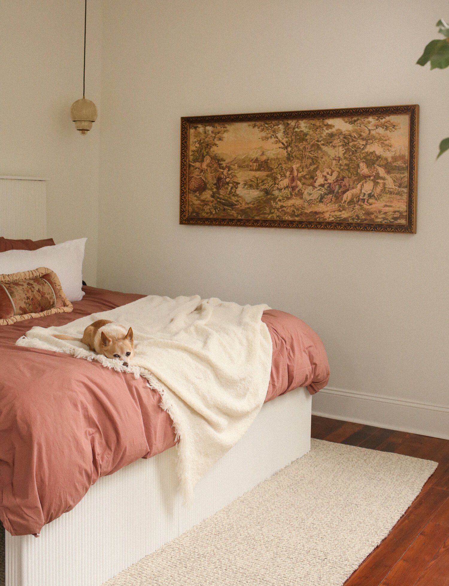  Diy Bed Projects, Green Bedscapes, Bedside Table Inspiration, Bed Inspiration, Bedroom Inspiration, Luxury Bedroom Inspiration, Bedroom Art, Glamorous Bedroom Inspiration, Cozy Bed Nooks, Wooden Headboards To Transform Your Bedroom, Diy Headboards T