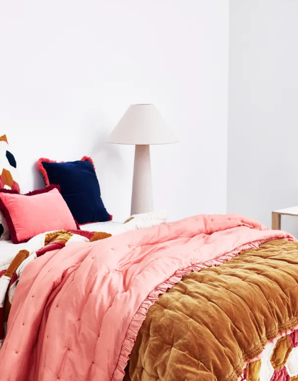  Diy Bed Projects, Green Bedscapes, Bedside Table Inspiration, Bed Inspiration, Bedroom Inspiration, Luxury Bedroom Inspiration, Bedroom Art, Glamorous Bedroom Inspiration, Cozy Bed Nooks, Wooden Headboards To Transform Your Bedroom, Diy Headboards T