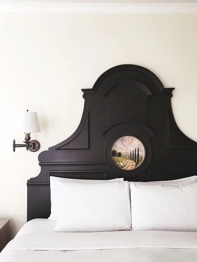  Diy Bed Projects, Green Bedscapes, Bedside Table Inspiration, Bed Inspiration, Bedroom Inspiration, Luxury Bedroom Inspiration, Bedroom Art, Glamorous Bedroom Inspiration, Cozy Bed Nooks, Wooden Headboards To Transform Your Bedroom, Diy Headboards T