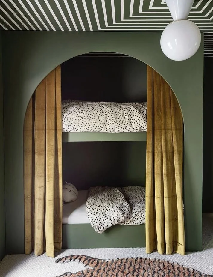  Diy Bed Projects, Green Bedscapes, Bedside Table Inspiration, Bed Inspiration, Bedroom Inspiration, Luxury Bedroom Inspiration, Bedroom Art, Glamorous Bedroom Inspiration, Cozy Bed Nooks, Wooden Headboards To Transform Your Bedroom, Diy Headboards T