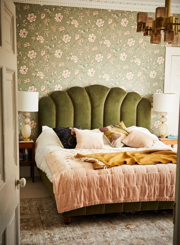  Diy Bed Projects, Green Bedscapes, Bedside Table Inspiration, Bed Inspiration, Bedroom Inspiration, Luxury Bedroom Inspiration, Bedroom Art, Glamorous Bedroom Inspiration, Cozy Bed Nooks, Wooden Headboards To Transform Your Bedroom, Diy Headboards T