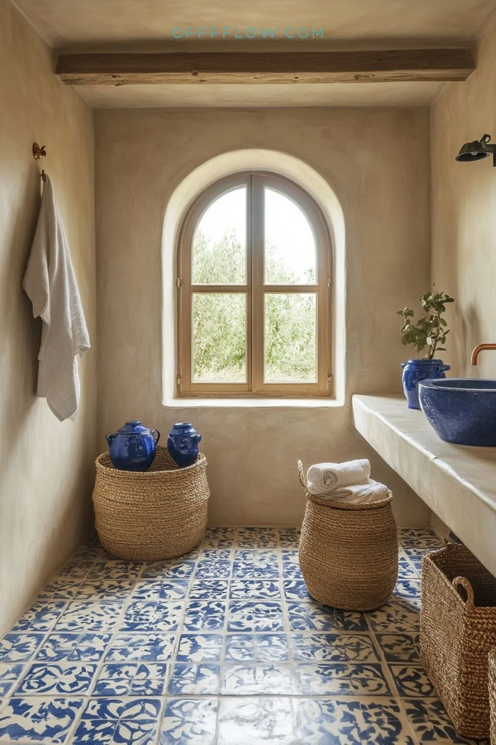  beautiful blue and white pieces to decorate your home, blue and white artwork to fill your walls, the wonderful world of blue and white. try decorating with this wonderful blue and white theme, ceramics to adorn your home, try these nautical diys, t