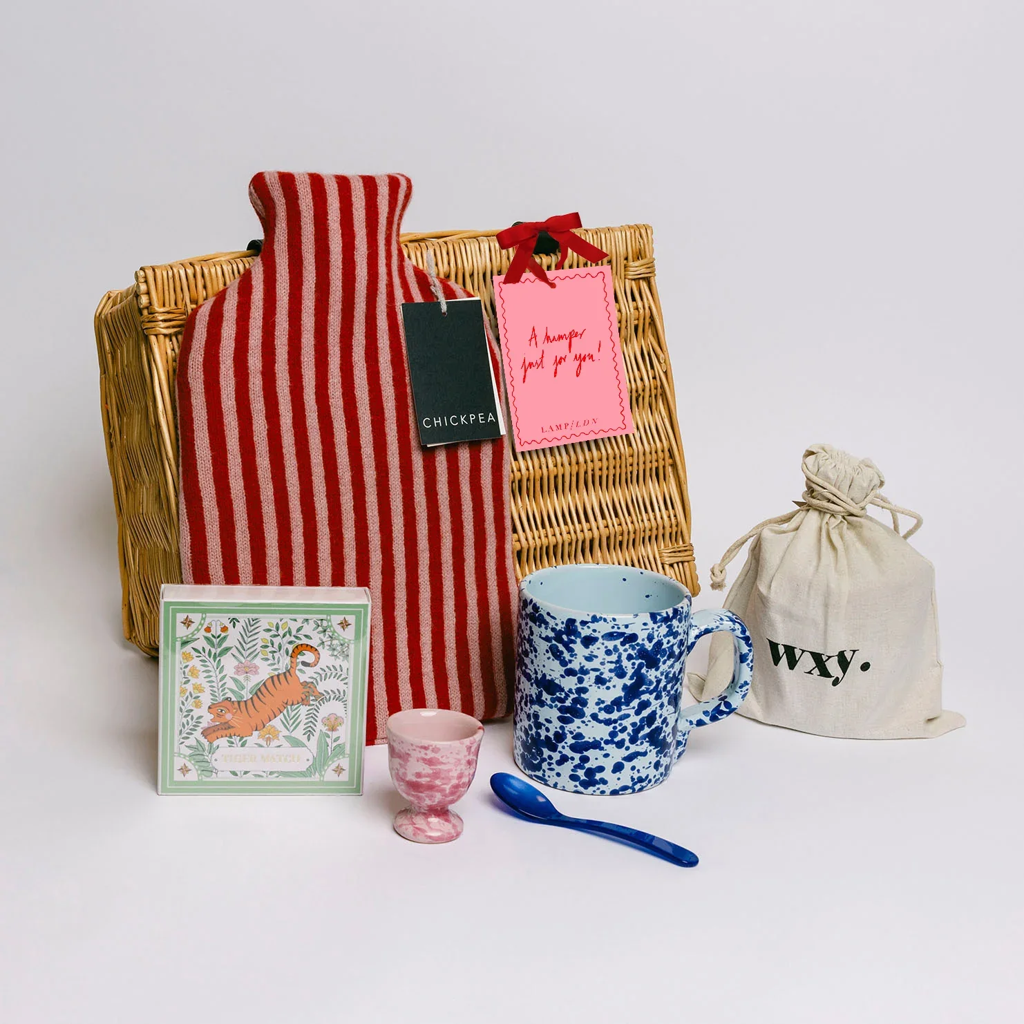 lamp-ldn-breakfast-in-bed-hamper.webp
