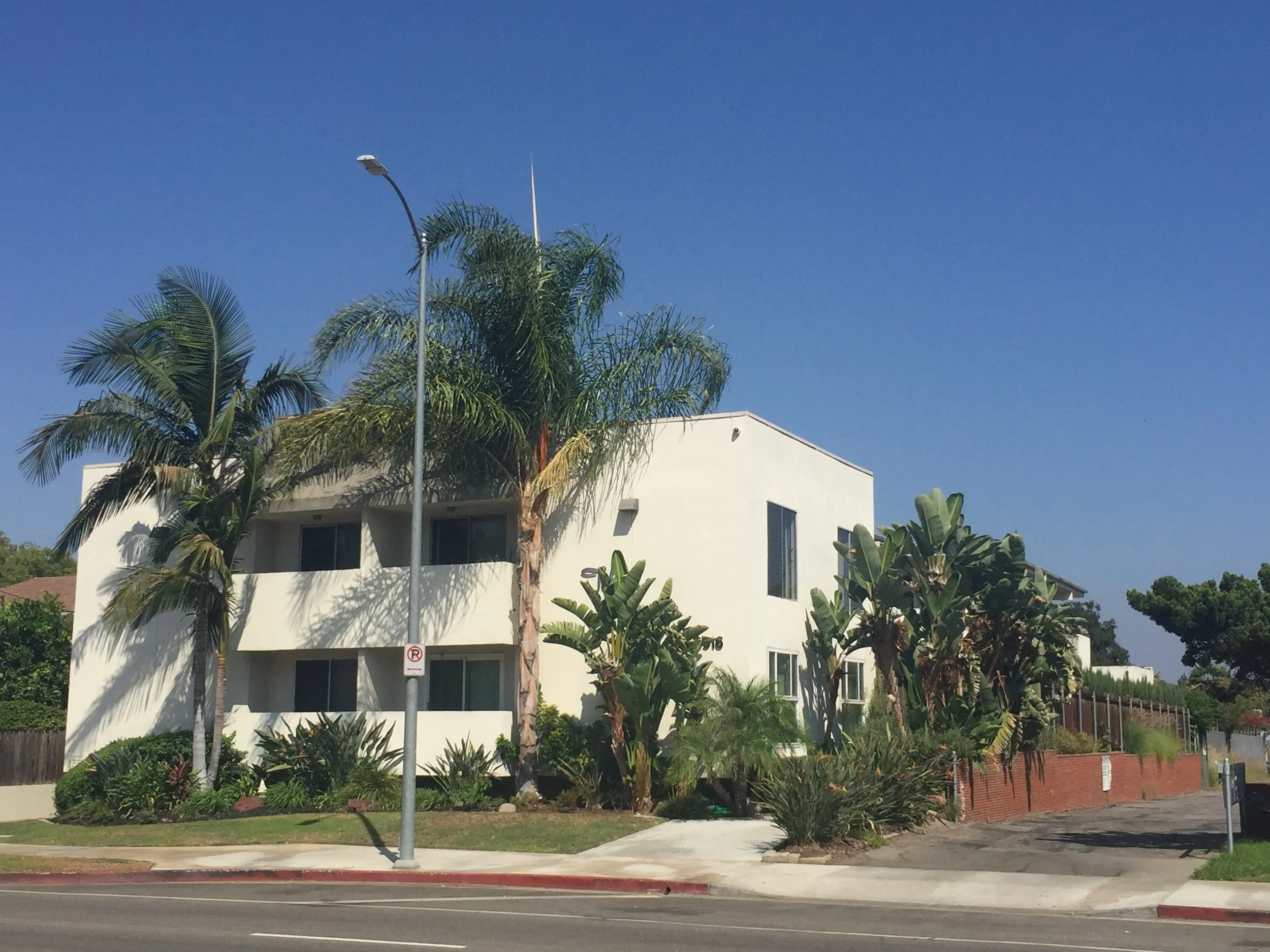4916 Cahuenga Blvd | North Hollywood