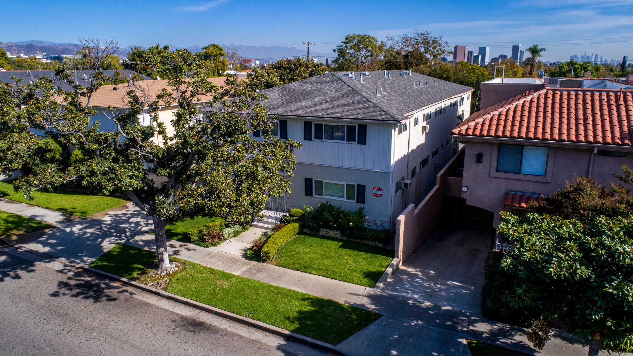 320 S Doheny Dr | Beverly Hills