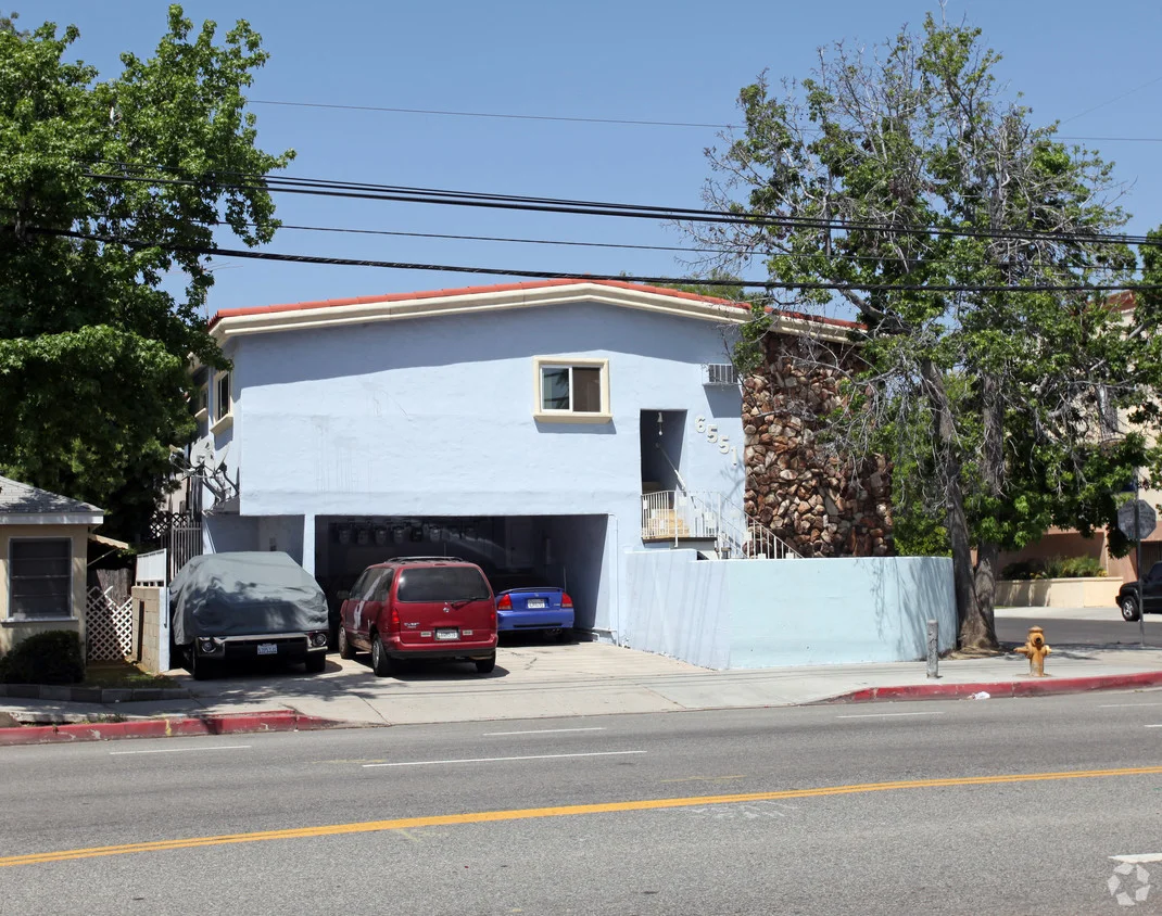 6551 Woodley Ave | Van Nuys
