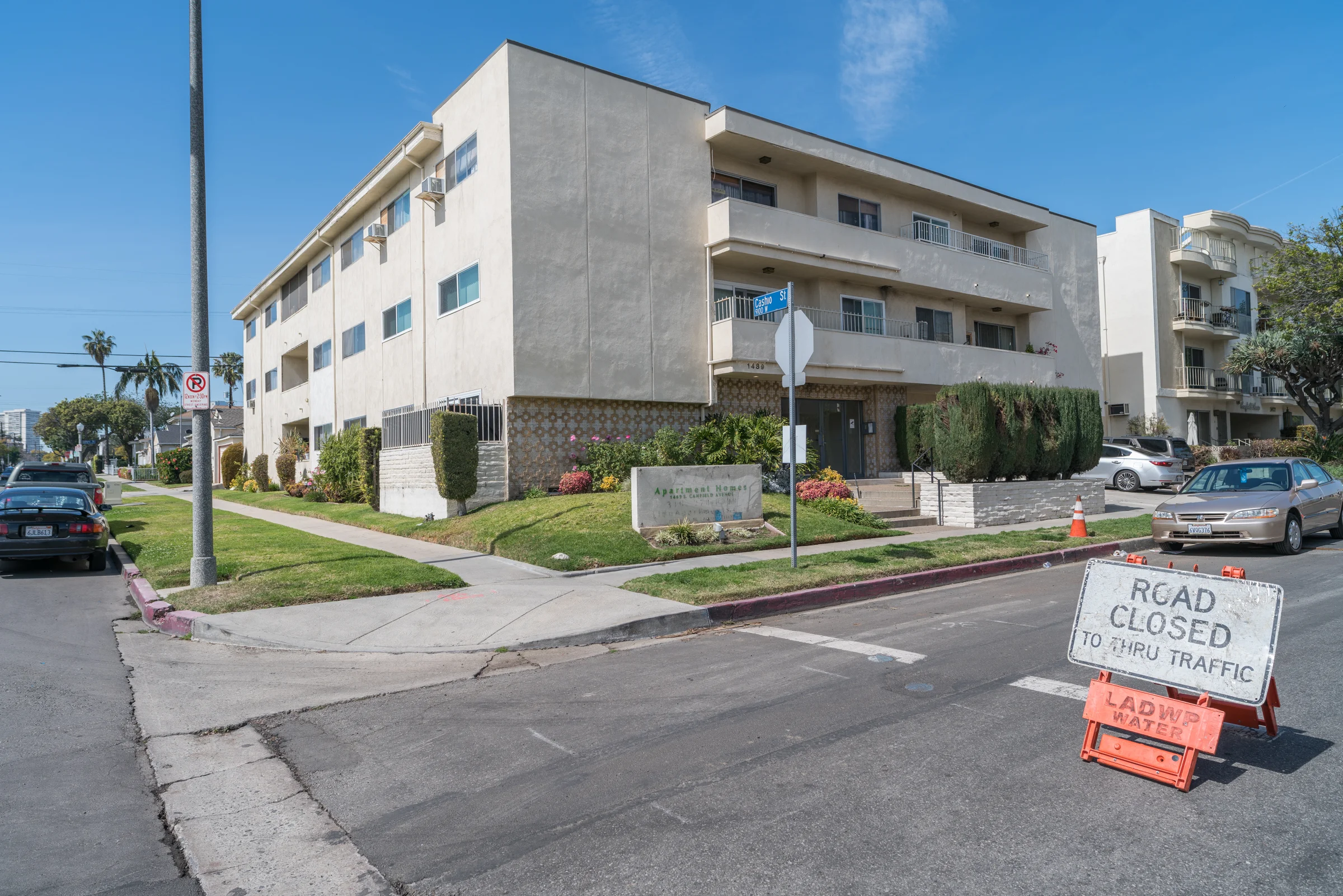 1489 S Canfield Ave | Pico-Robertson