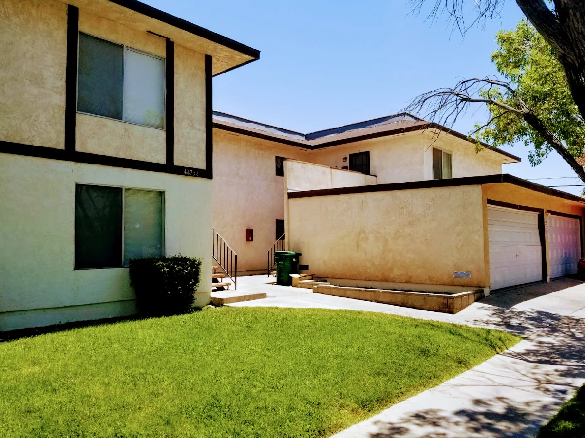 44756 2nd St E | Lancaster 