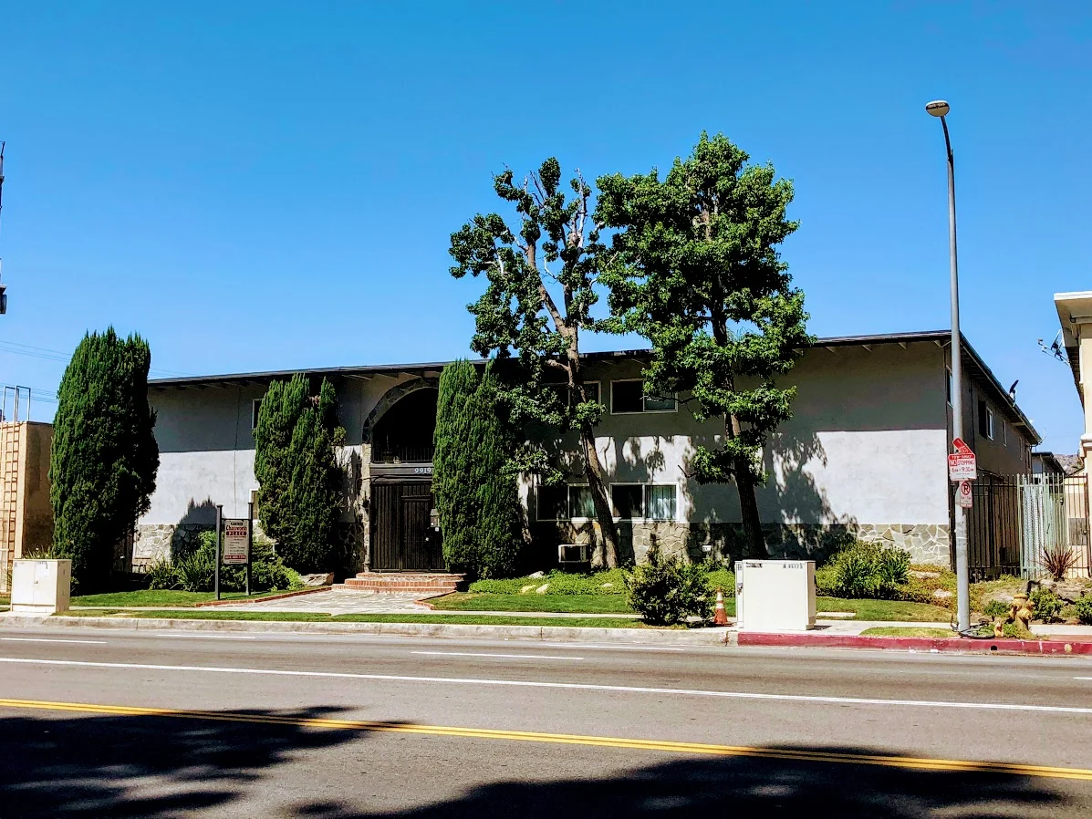 9947 De Soto Ave | Chatsworth