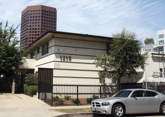 1215 Barry Ave | Brentwood