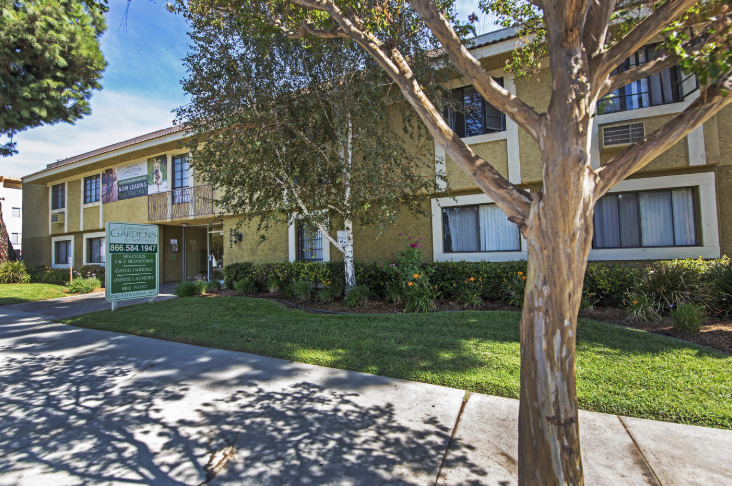 8762 Etiwanda Ave | Northridge