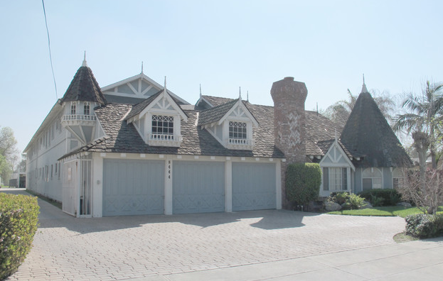 8444 Burnet Ave | North Hills