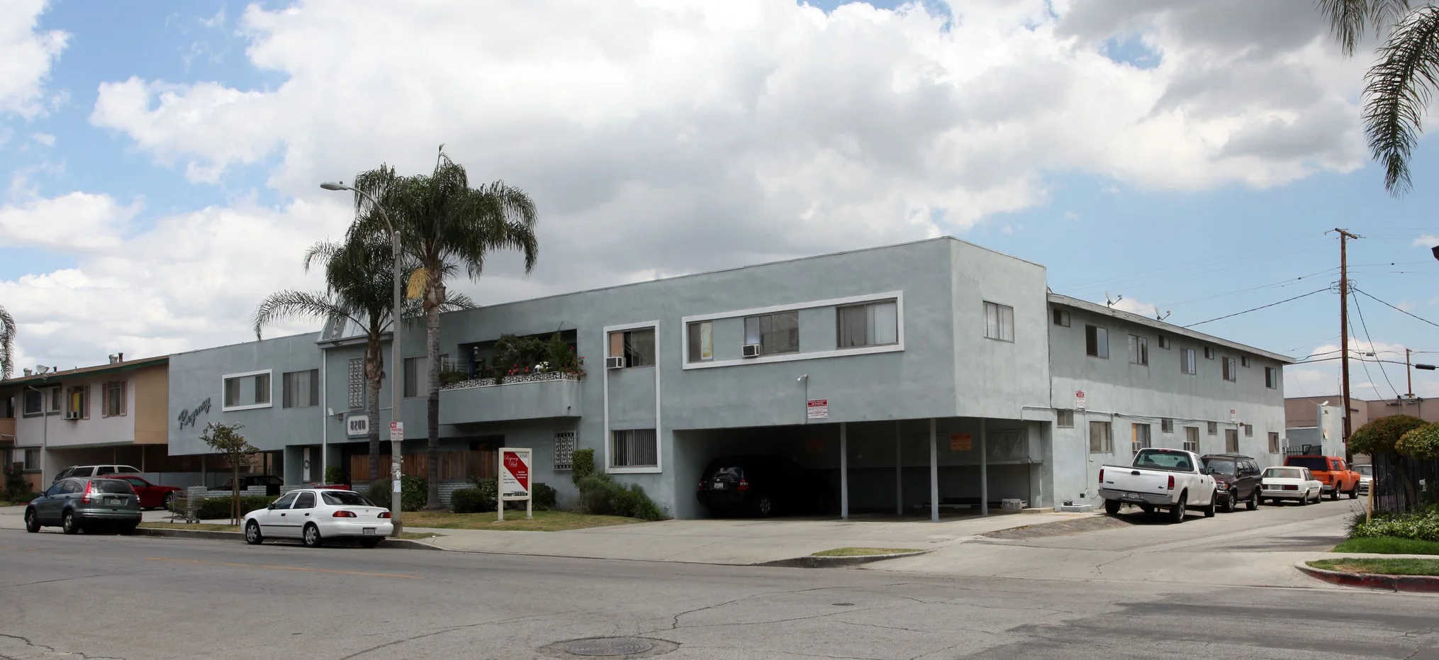 8200 Owensmouth Ave | Canoga Park