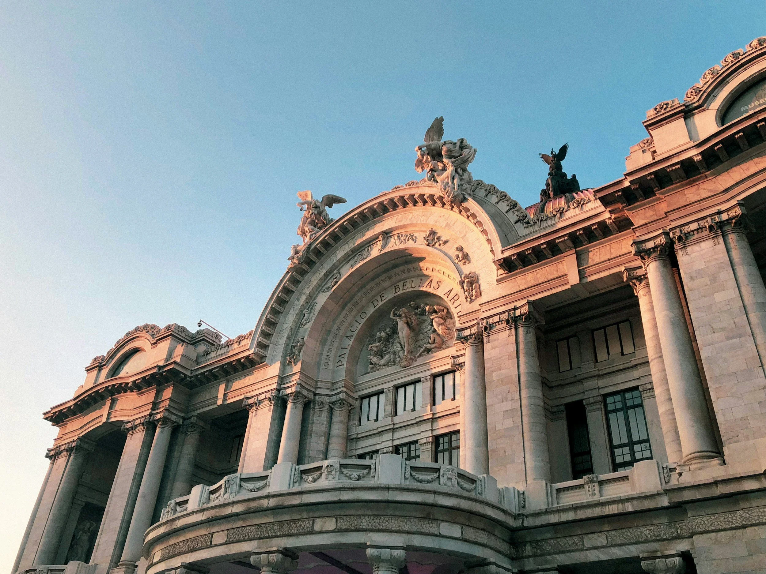 Fed slashes interest rates by a half point, an aggressive start to its first easing campaign in four years