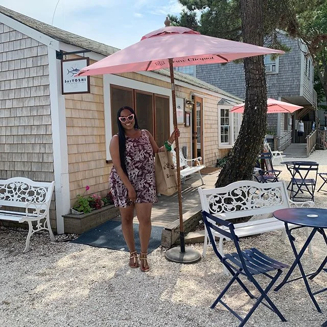 Nantucket, Massachusetts was beautiful as always. We love this area. Classy little summer getaway spot.
Did you peep my pink Veuve Clicquot umbrella? 😝🎀