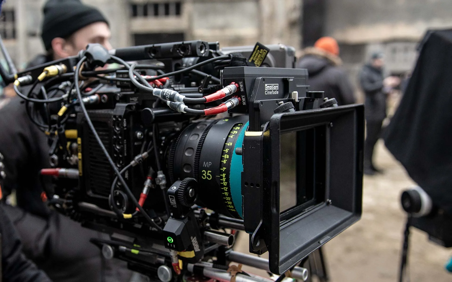 Is it possible to add extra filters with the Cinefade VariND?