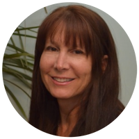 Diane Real Estate Agent Headshot.png