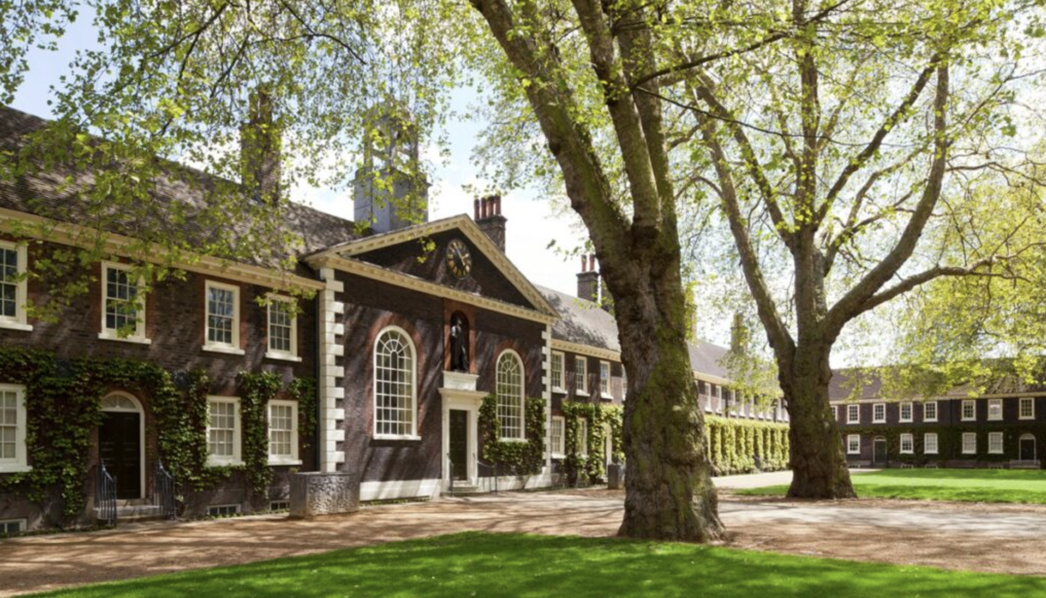 A Bride’s Guide to East London Around Heart Aflutter