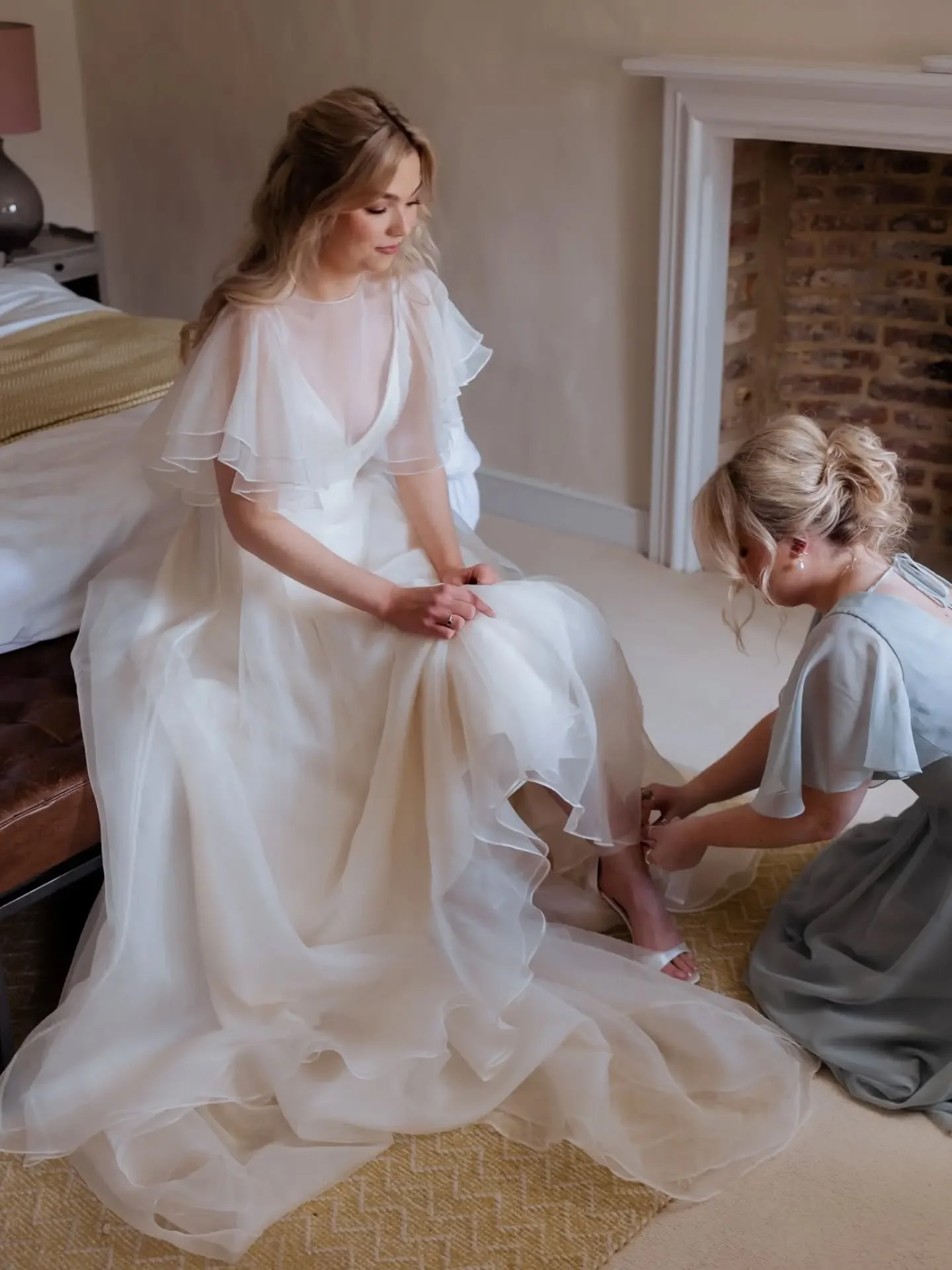AMY // Amy's @amy_9_6 first visit to the studio was eventful, as the fire alarm unexpectedly went off just after zipping up the first gown, Lillie by @truvellebridal - the very dress that captured her heart and prompted her to book an appointment. It