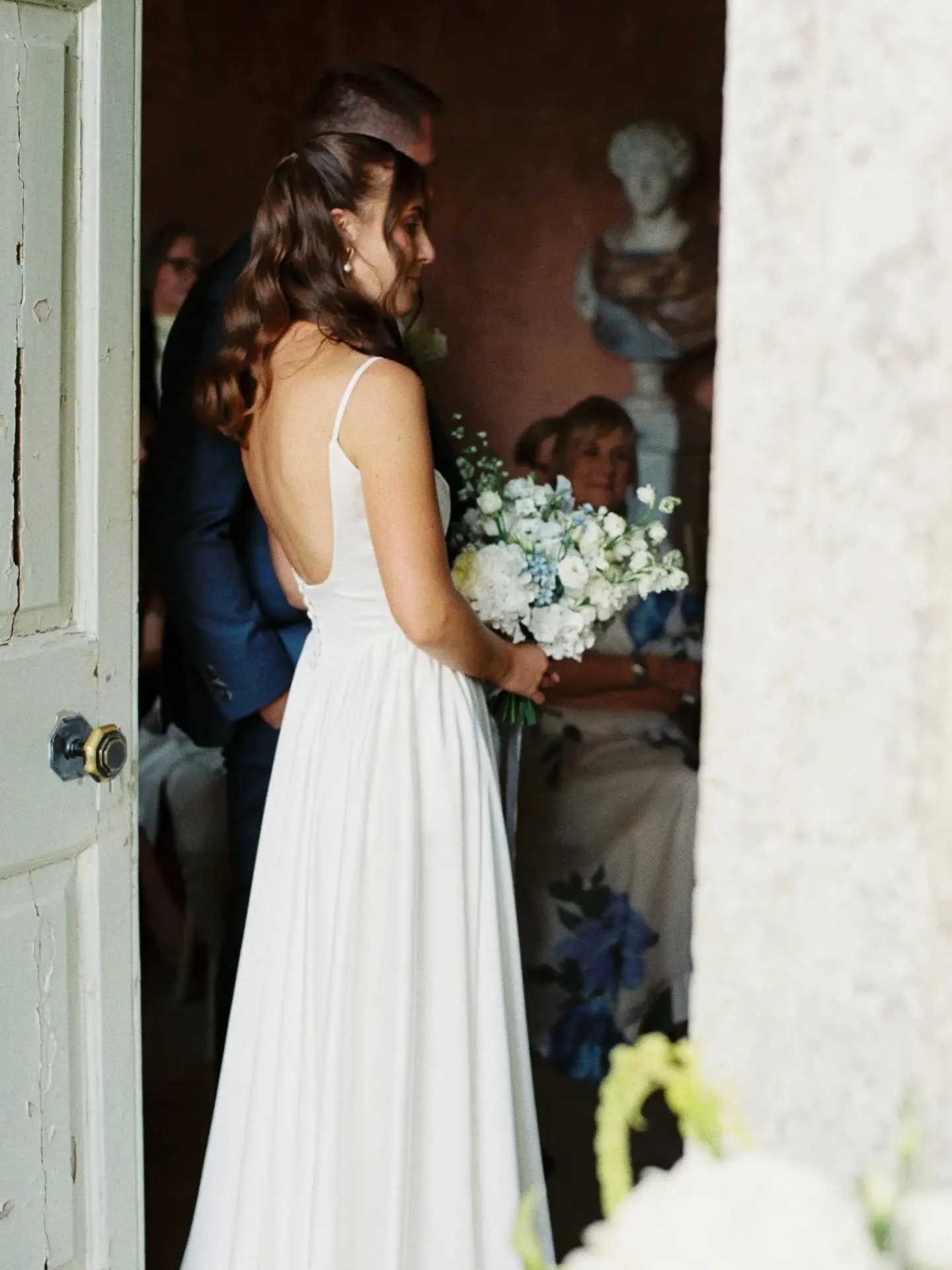 EMILY // #heartaflutterbride ⁠@emily.r.norris literally said "no notes" when she reached out after her wedding. ⁠
⁠
"Everything was simply perfect"⁠
⁠
Emily wore Amelie by @aeslingbride - the boldy understated ballerina bride gown
