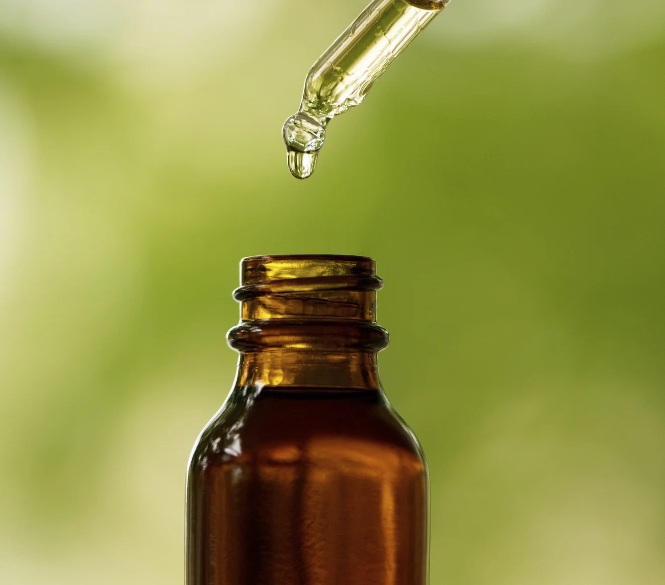 Mineral Oils in Skin Care: are they bad?