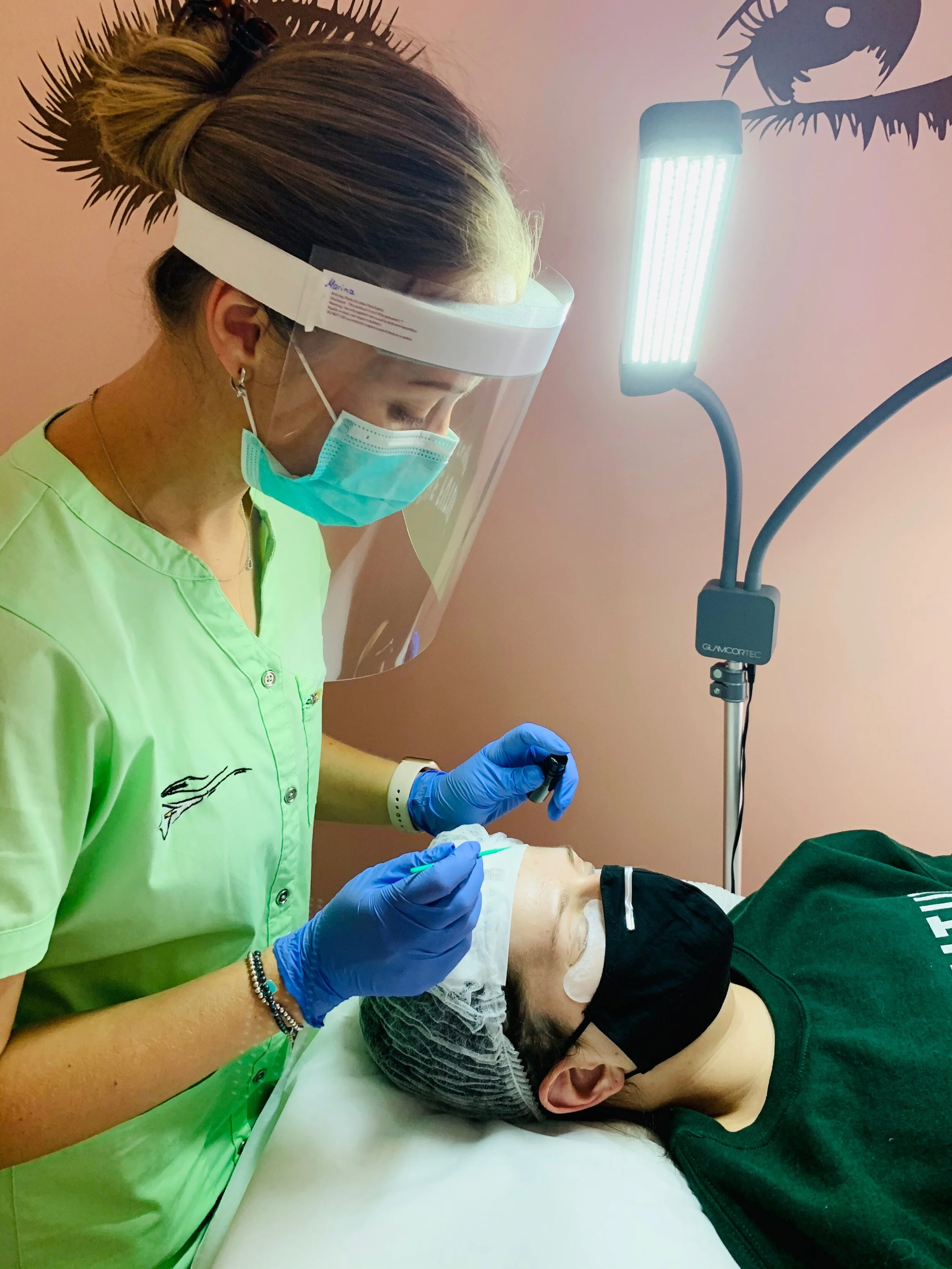 “AskCares on-demand” Brings Beauty Procedures Into Your Home