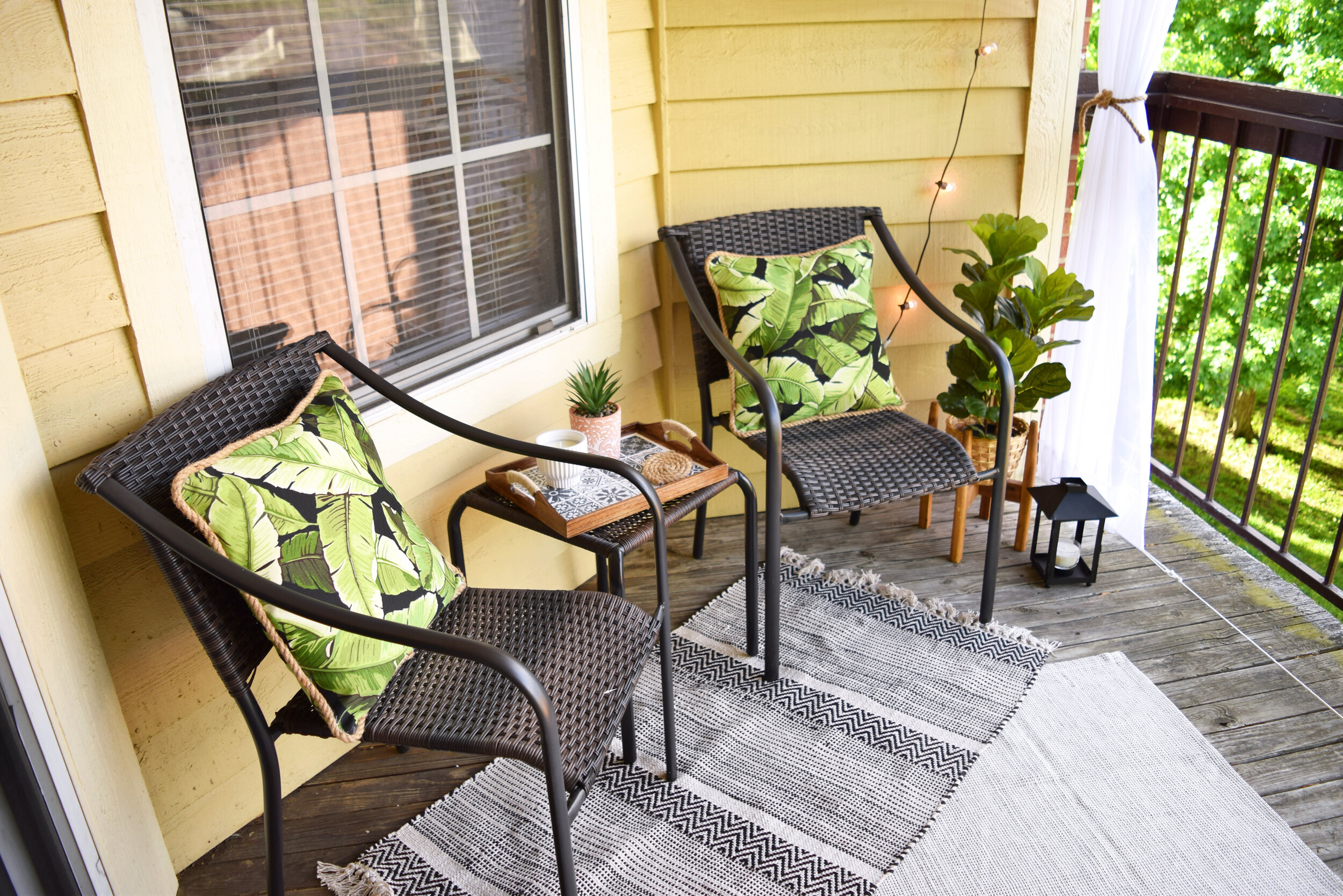 How to Find a Balcony, Porch, or Patio Rug