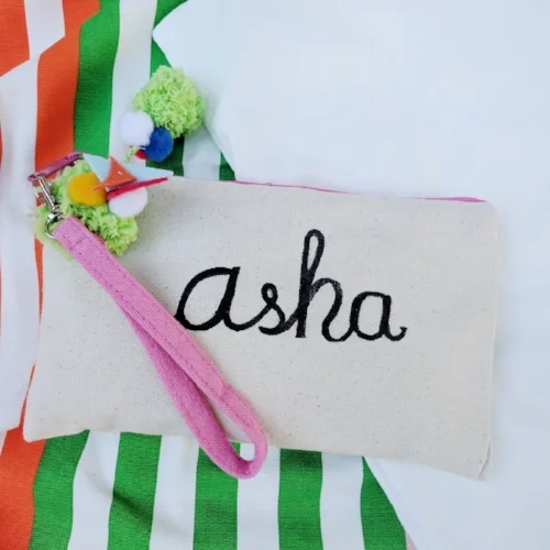 Asha Wristlet 1.jpg