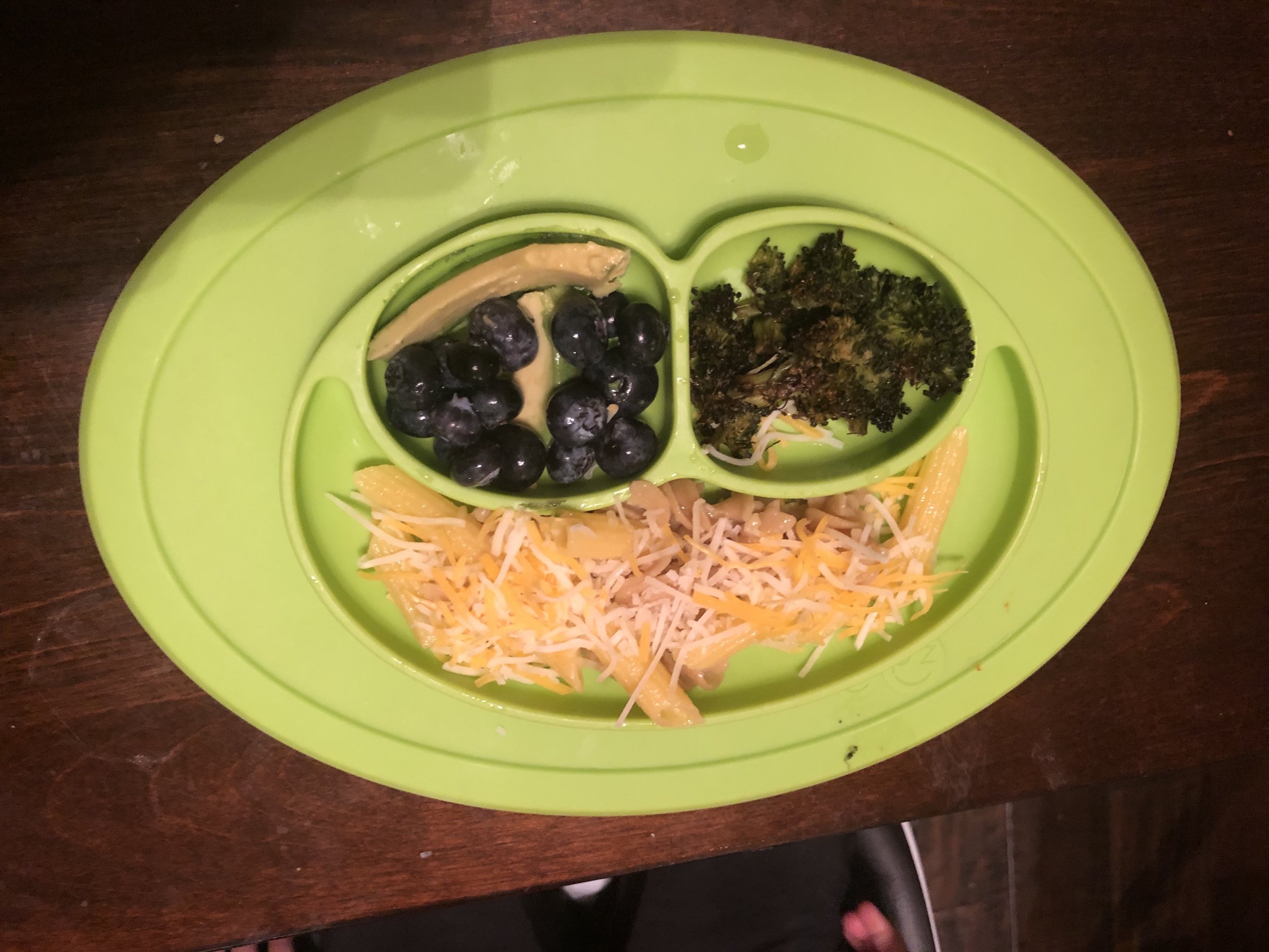pasta with cheese, bluberries, avocado and broccoli