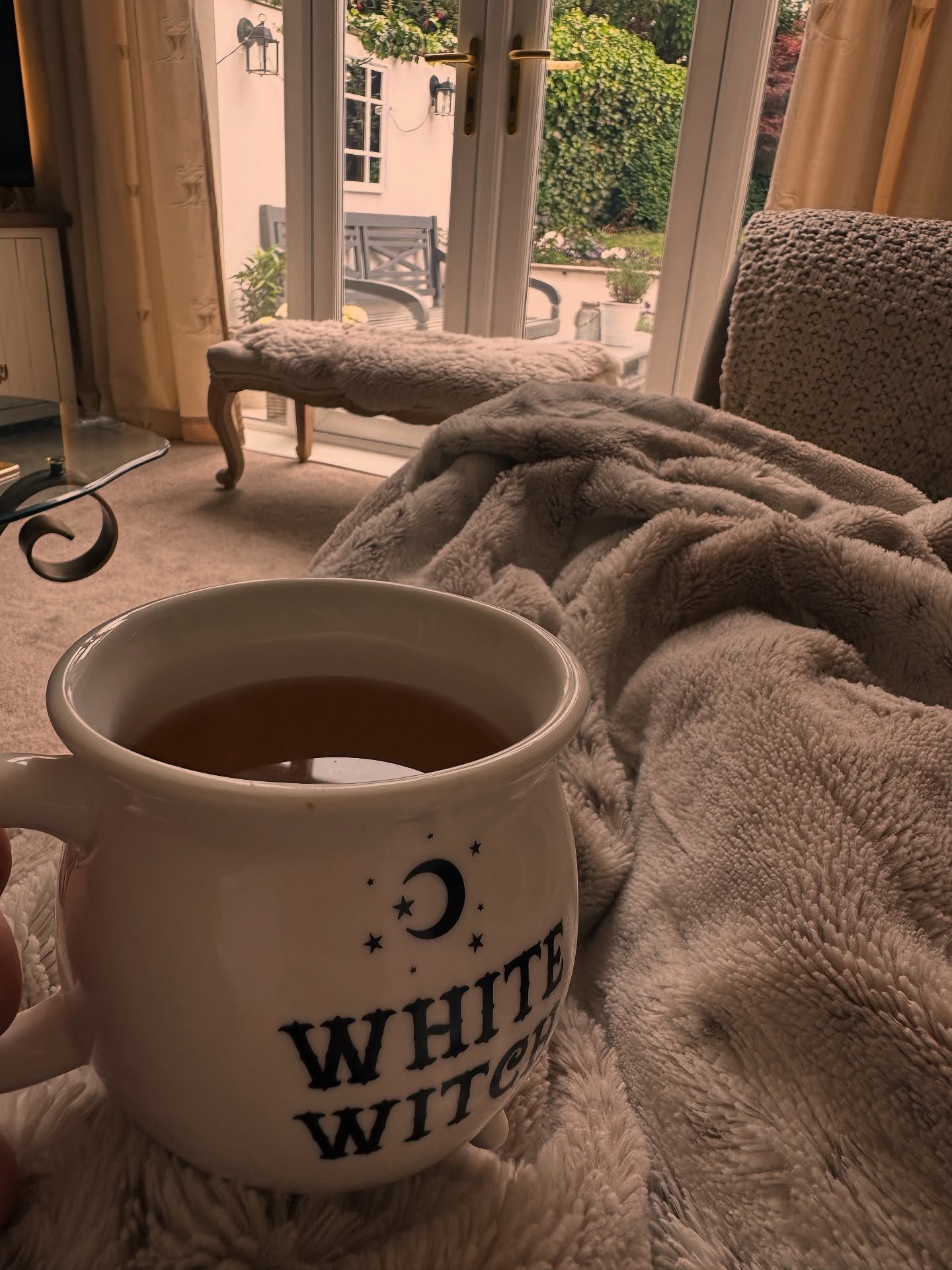 Yesterday I was sick - I didn&rsquo;t get out of my pyjamas.
Didn&rsquo;t put a bra on. 
Didn&rsquo;t leave the sofa.

And we still had a 5-figure day. 🤌🏼

Not because we got lucky.
Not because we &ldquo;manifested&rdquo; it and hoped for the best.