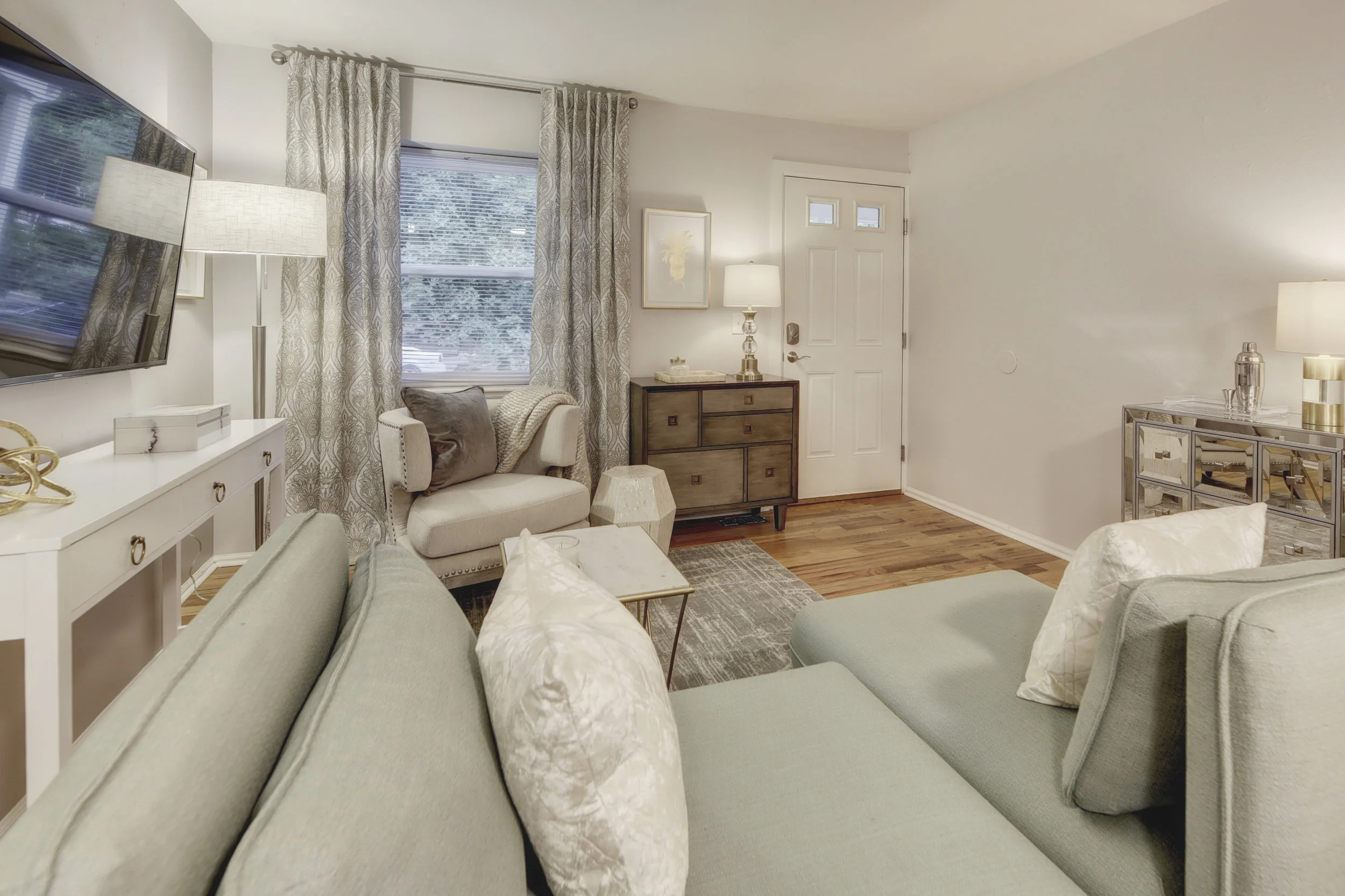 4211 Tremont-13.jpg