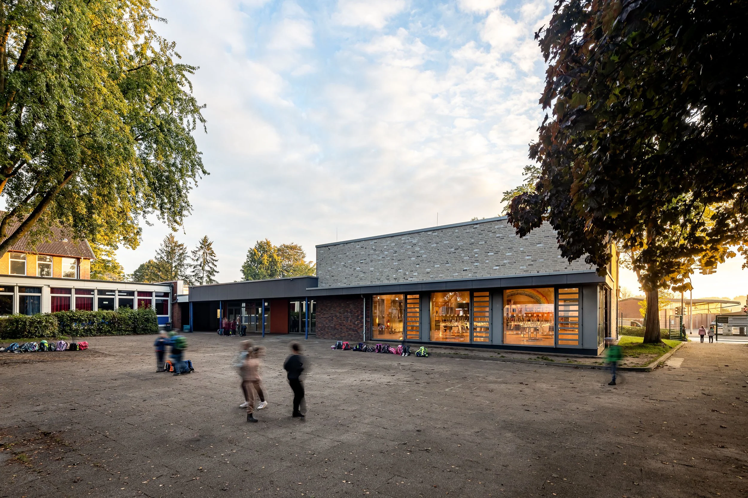 2022-028 N.Röhr - HCS Aula - Dämmerung - Website 08.jpg