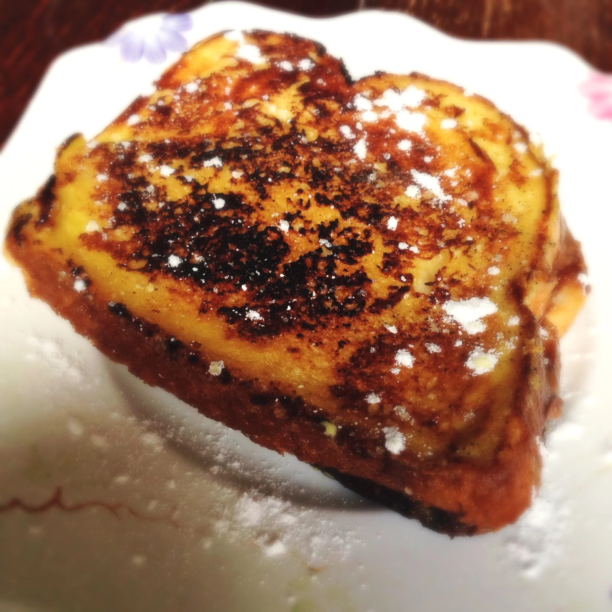 The 9th & 10th; While I was eating, a labrador wearing a pearl necklace came in and did a lap of the room and left.