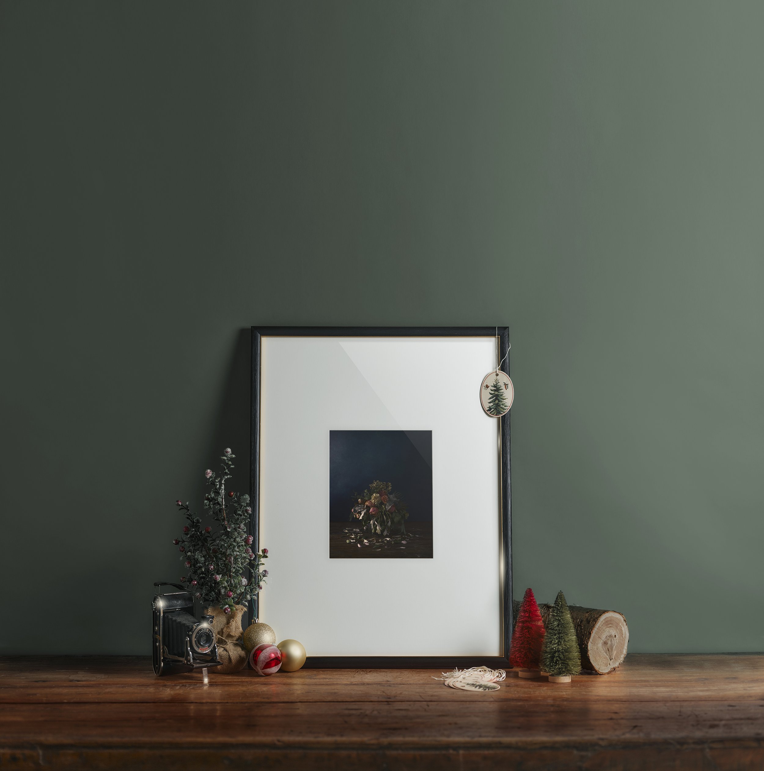 Holiday202451375_8x10_V-StillLifeFlowers-LR.jpg