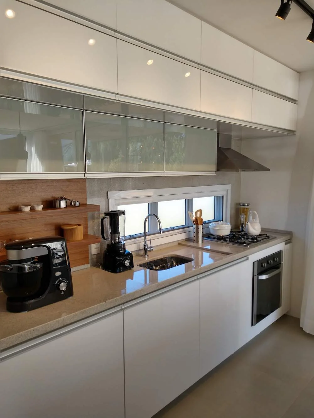 Bancada cozinha com ilha central